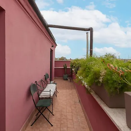 Trastevere Designer Terrace By Romeloft * Рим